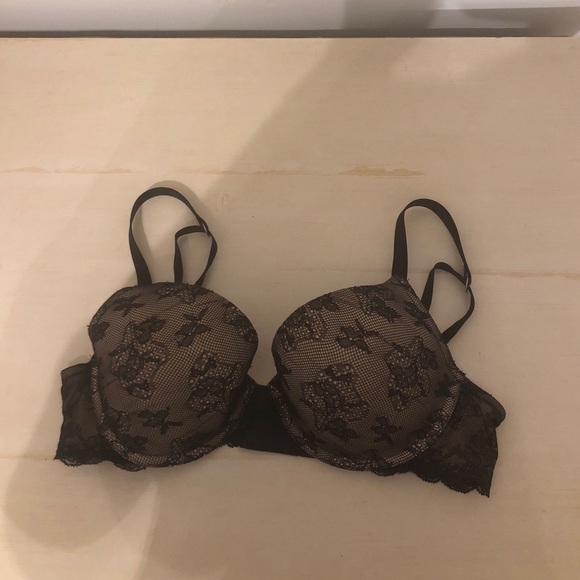 Victoria’s Secret black lace padded bra. - Picture 3 of 5